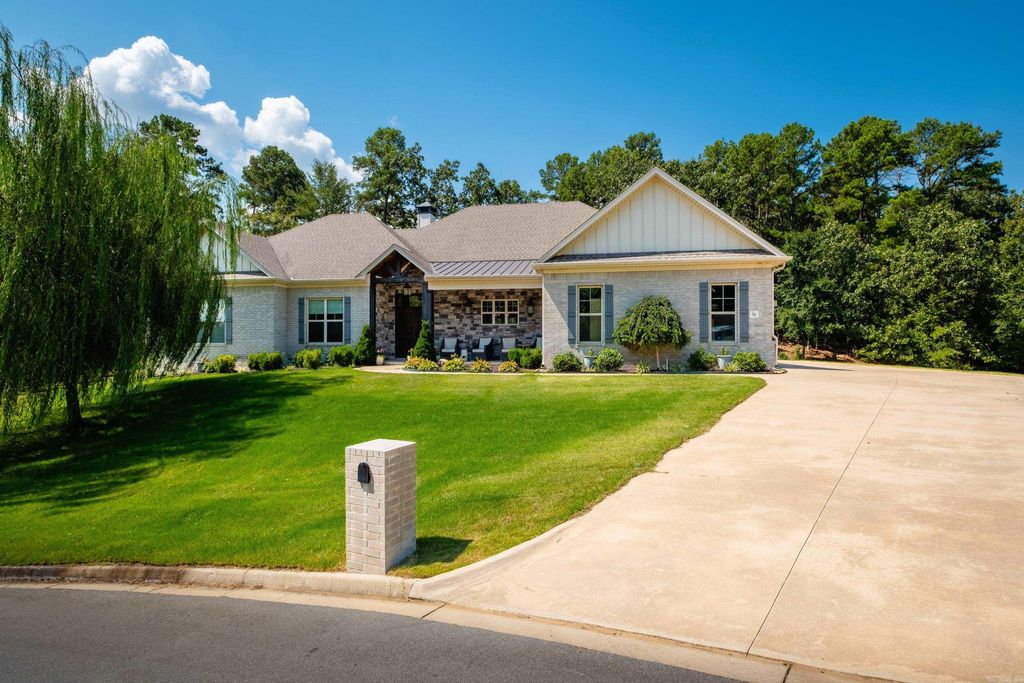 96 Ranch Ridge Road, Little Rock, AR 72223