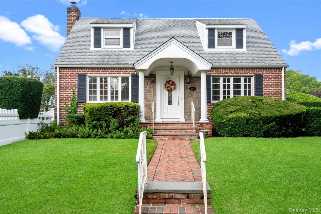 466 Croyden Road, Garden City South, NY 11530 — exterior