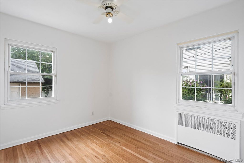 466 Croyden Road, Garden City South, NY 11530 — photo 5