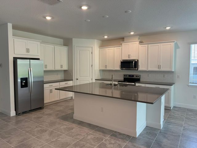 2041 AXEL STREET, Minneola, FL 34715