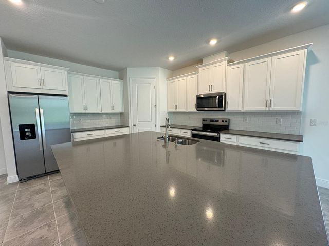 2041 AXEL STREET, Minneola, FL 34715