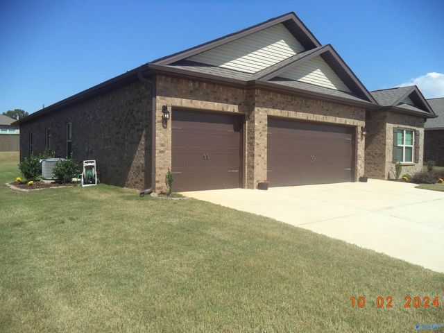 319 Jackson Point Circle, Huntsville, AL 35811