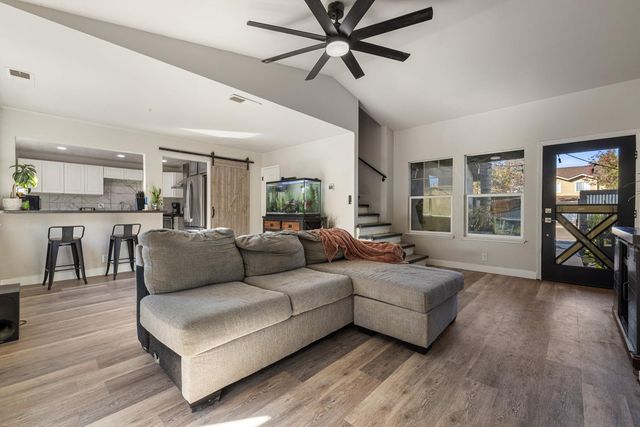 1936 Middelburg Ct, Modesto, CA 95356