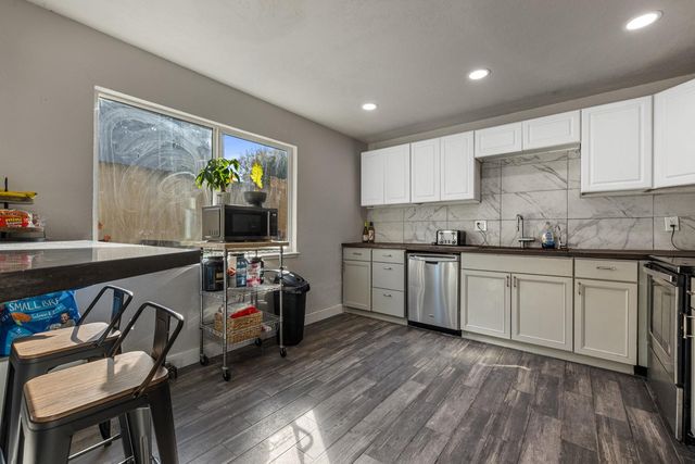 1936 Middelburg Ct, Modesto, CA 95356