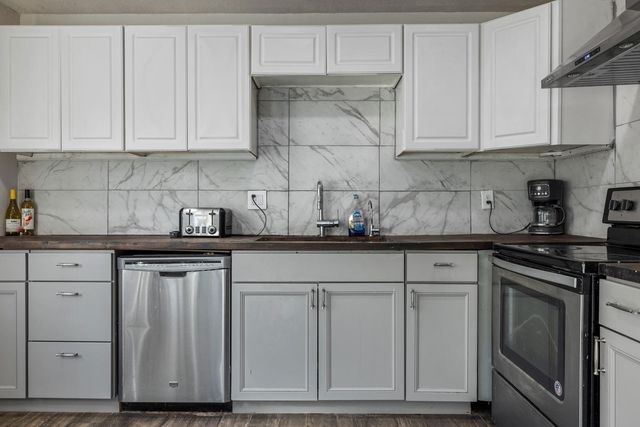 1936 Middelburg Ct, Modesto, CA 95356