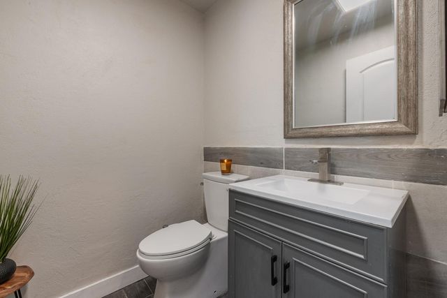 1936 Middelburg Ct, Modesto, CA 95356