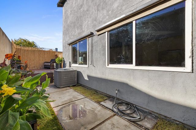 1936 Middelburg Ct, Modesto, CA 95356