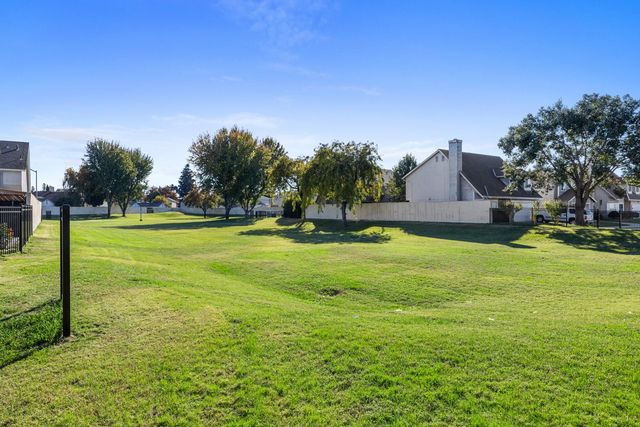 1936 Middelburg Ct, Modesto, CA 95356