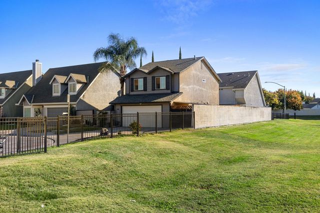 1936 Middelburg Ct, Modesto, CA 95356