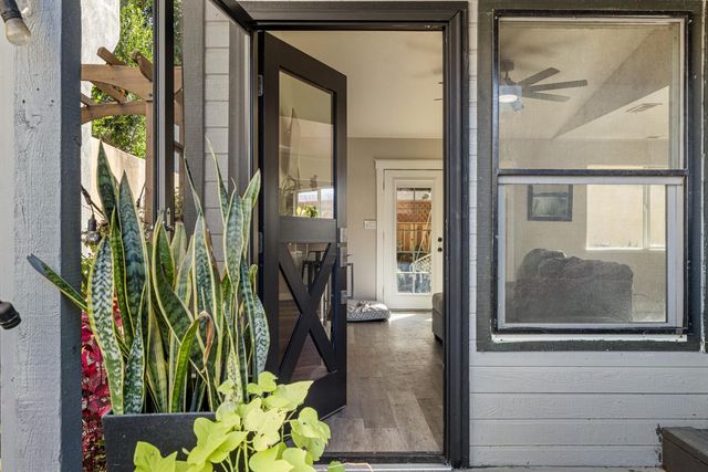 1936 Middelburg Ct, Modesto, CA 95356