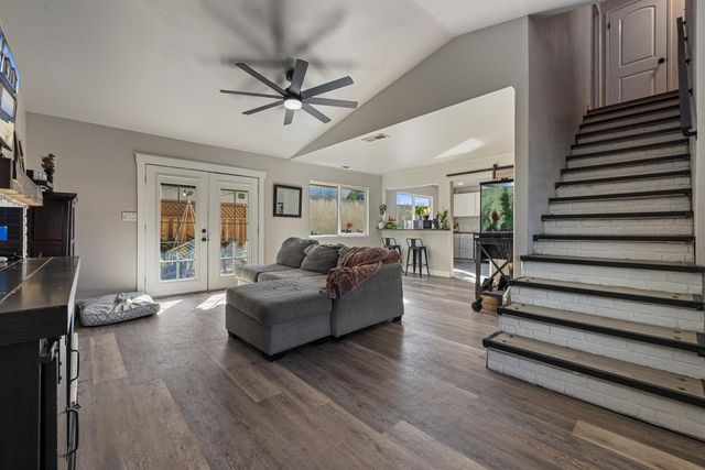 1936 Middelburg Ct, Modesto, CA 95356