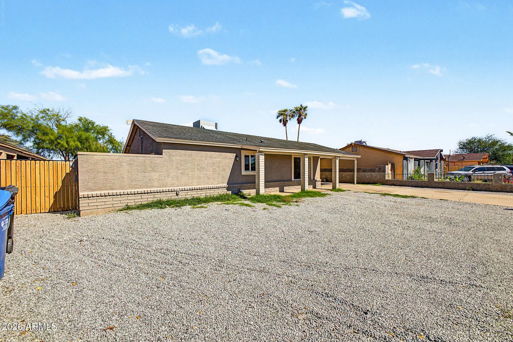 6714 W WINDSOR Avenue, Phoenix, AZ 85035 — photo 4
