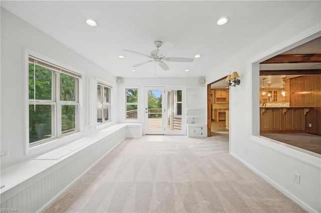 4 Sol Thorpe LN, Chesapeake, VA 23325