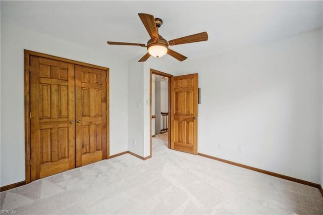 4 Sol Thorpe LN, Chesapeake, VA 23325