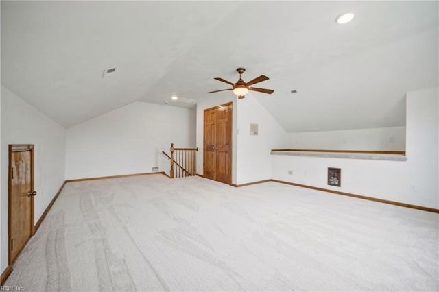 4 Sol Thorpe LN, Chesapeake, VA 23325