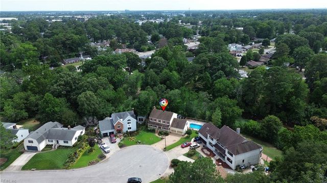 4 Sol Thorpe LN, Chesapeake, VA 23325