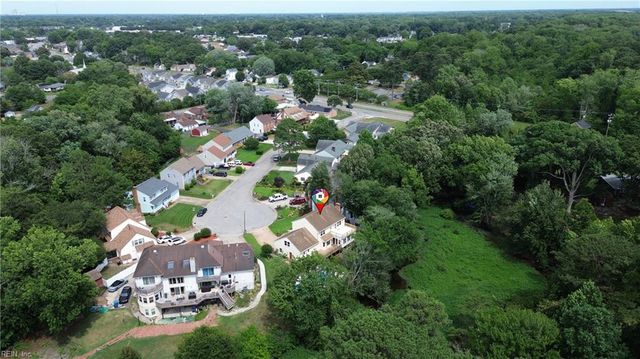 4 Sol Thorpe LN, Chesapeake, VA 23325