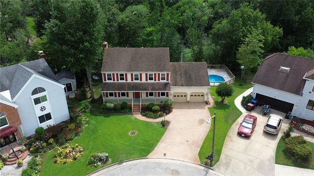 4 Sol Thorpe LN, Chesapeake, VA 23325