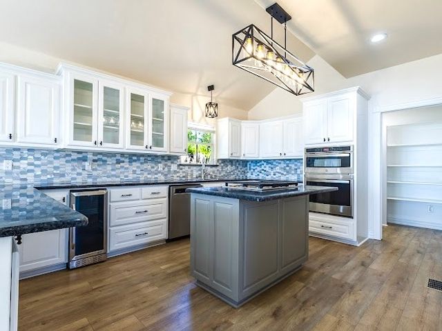 1003 Oak Hill Lane, Possum Kingdom Lake, TX 76449