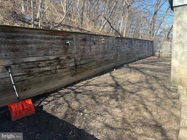 202 S LOGAN BLVD, Burnham, PA 17009