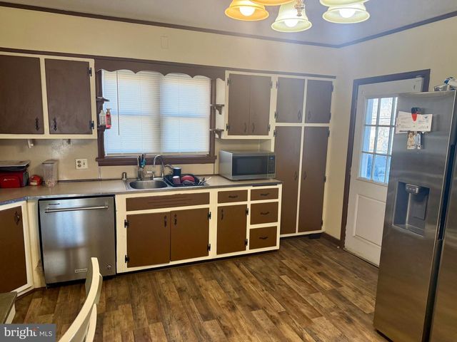 202 S LOGAN BLVD, Burnham, PA 17009