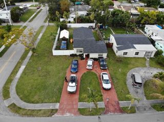 1701 NE 180th St, North Miami Beach, FL 33162