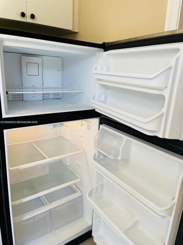 1400 NE 148th St, Miami, FL 33161