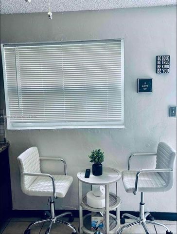 1400 NE 148th St, Miami, FL 33161