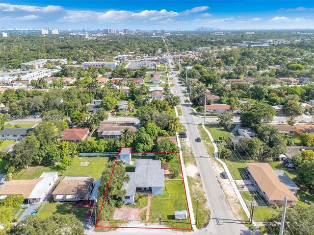 1400 NE 148th St, Miami, FL 33161