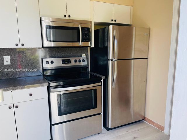 1400 NE 148th St, Miami, FL 33161