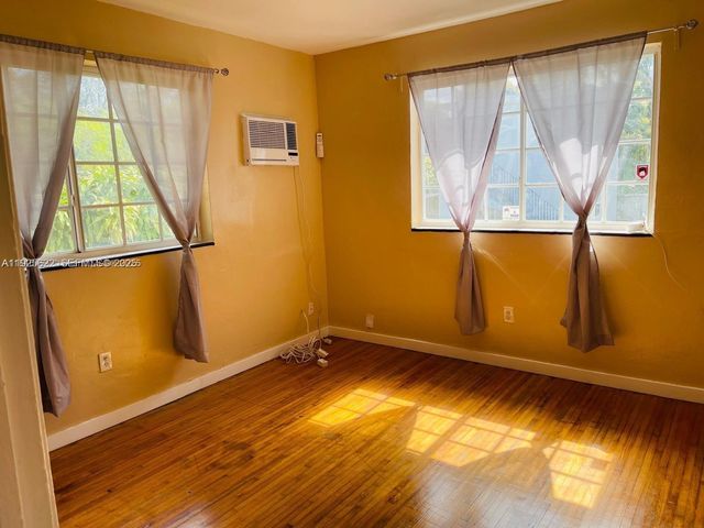 1400 NE 148th St, Miami, FL 33161