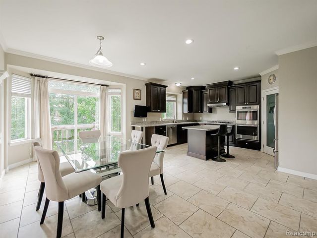 6960 Norway Drive, Troy, MI 48085