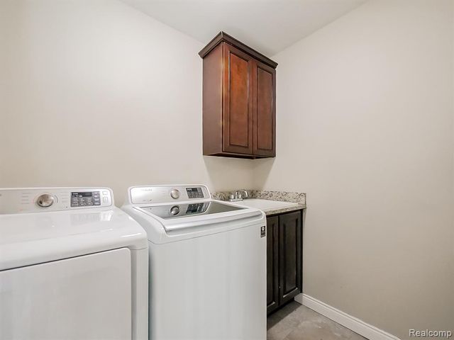 6960 Norway Drive, Troy, MI 48085