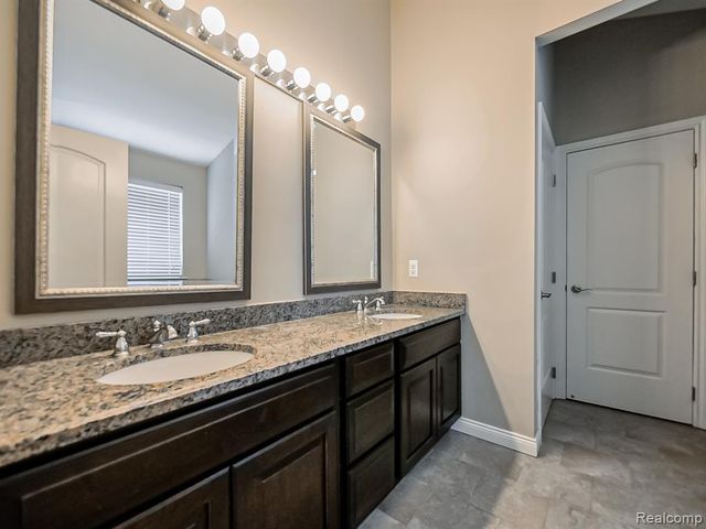 6960 Norway Drive, Troy, MI 48085