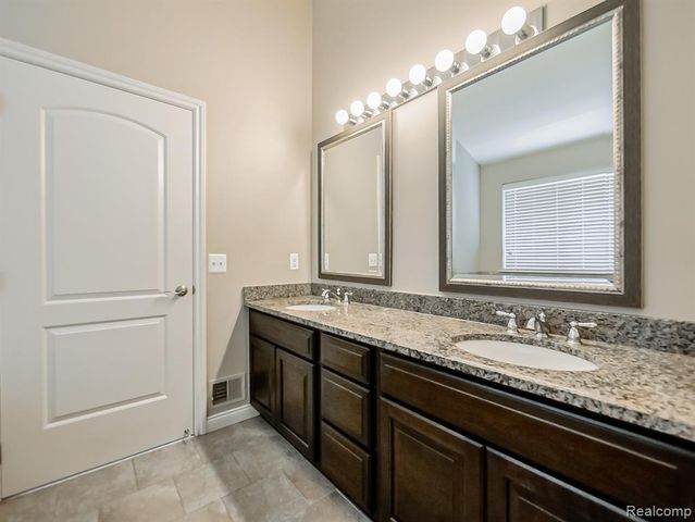 6960 Norway Drive, Troy, MI 48085