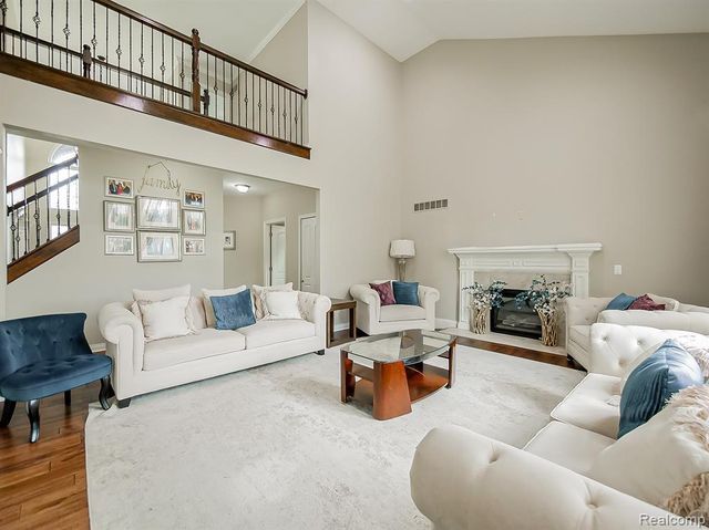 6960 Norway Drive, Troy, MI 48085