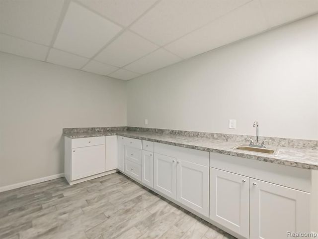 6960 Norway Drive, Troy, MI 48085