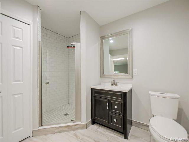 6960 Norway Drive, Troy, MI 48085