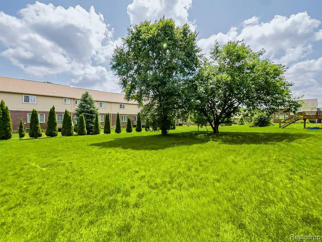 6960 Norway Drive, Troy, MI 48085