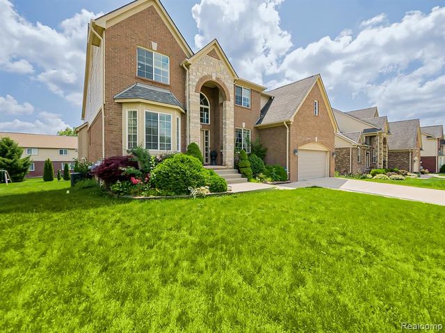 6960 Norway Drive, Troy, MI 48085