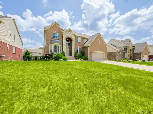 6960 Norway Drive, Troy, MI 48085