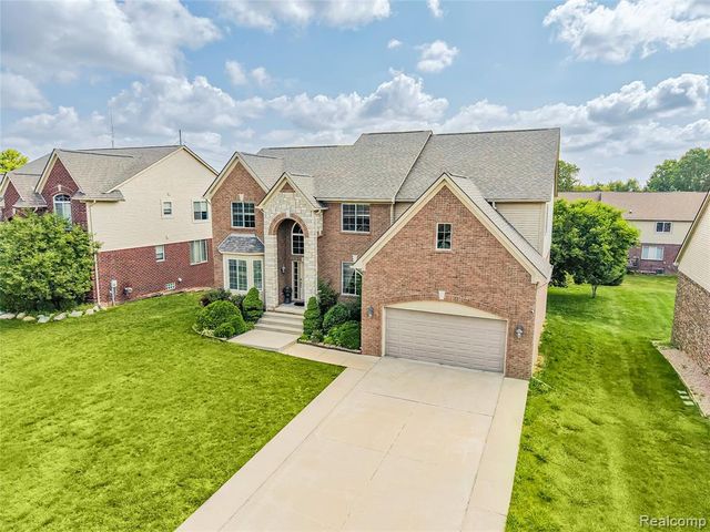 6960 Norway Drive, Troy, MI 48085