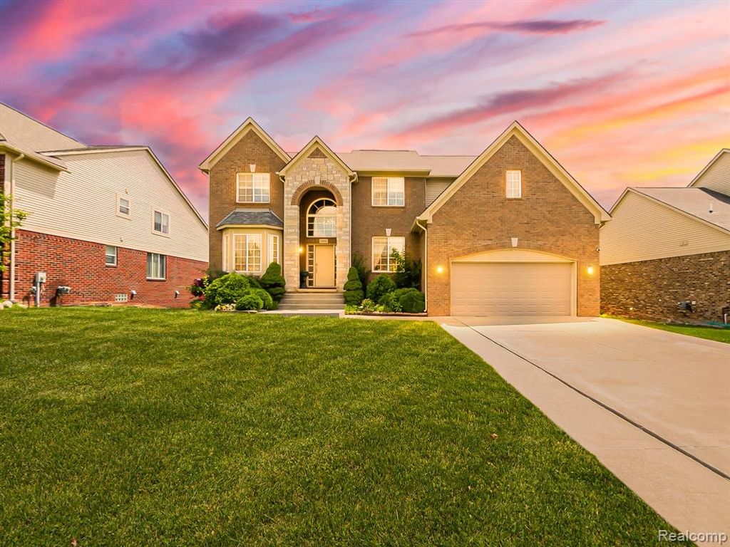 6960 Norway Drive, Troy, MI 48085