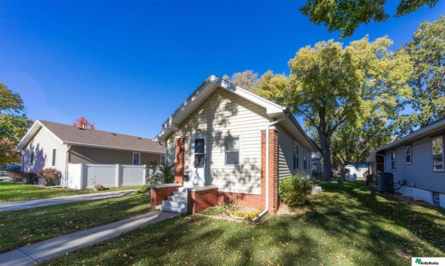 1020 W 8th Street, Grand Island, NE 68801
