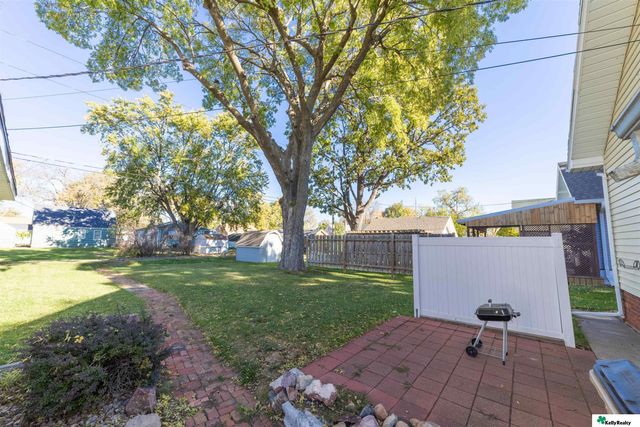 1020 W 8th Street, Grand Island, NE 68801