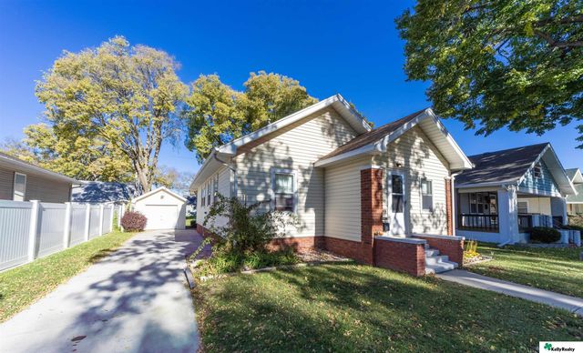 1020 W 8th Street, Grand Island, NE 68801