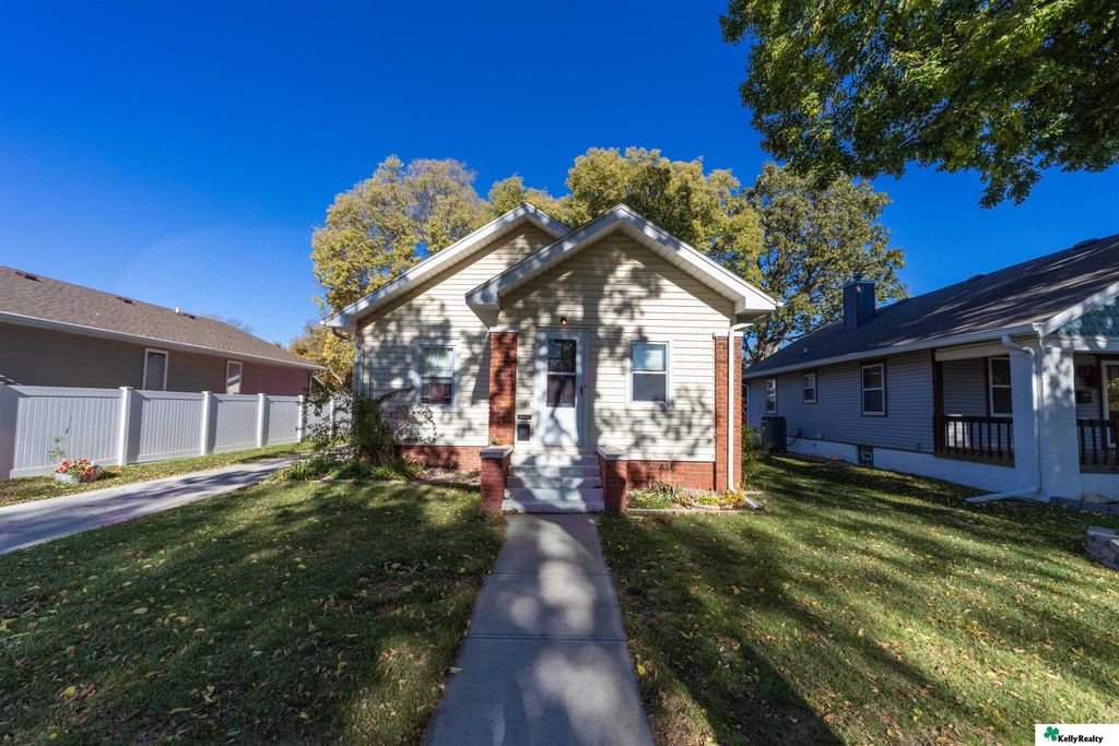 1020 W 8th Street, Grand Island, NE 68801