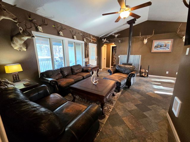 53156 Day Road, La Pine, OR 97739