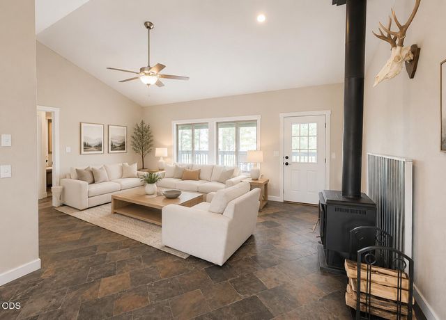 53156 Day Road, La Pine, OR 97739
