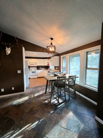 53156 Day Road, La Pine, OR 97739